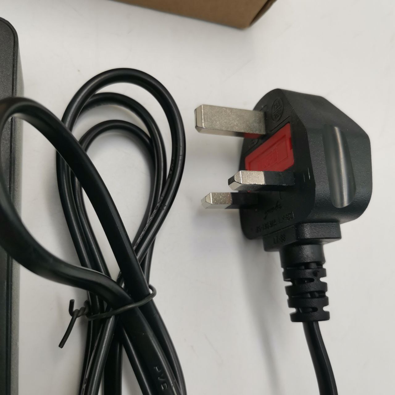 Charger for Microsoft Surface, AC Adapter 15V 2.58A DHM1800