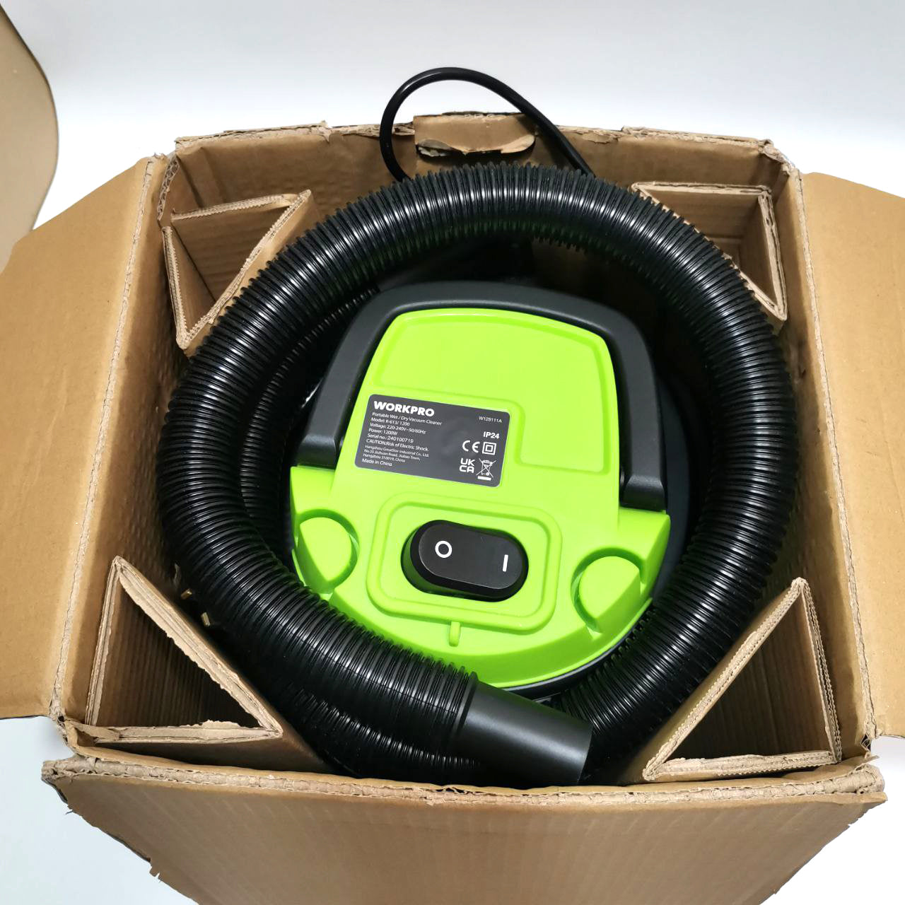 WORKPRO 1200W Wet & Dry Vacuum – 10L, Blow Function, Multi-Surface Use