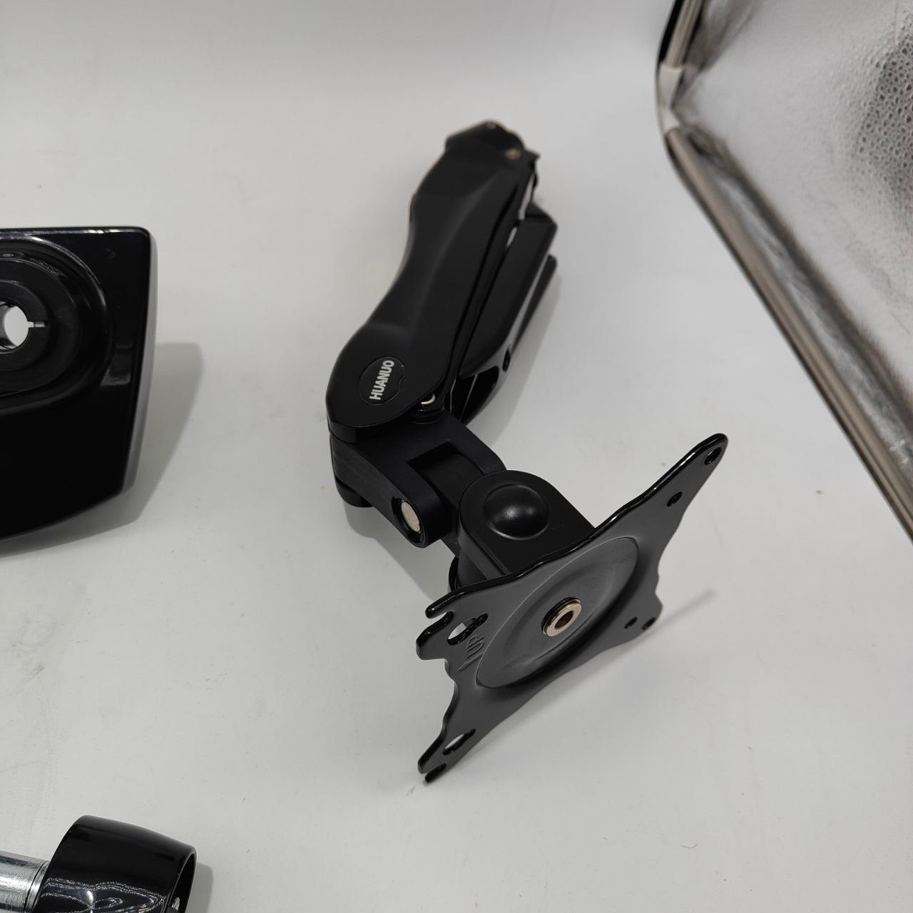 HUANUO Dual Monitor Arm 13–32", Adjustable Desk Mount, VESA 75/100