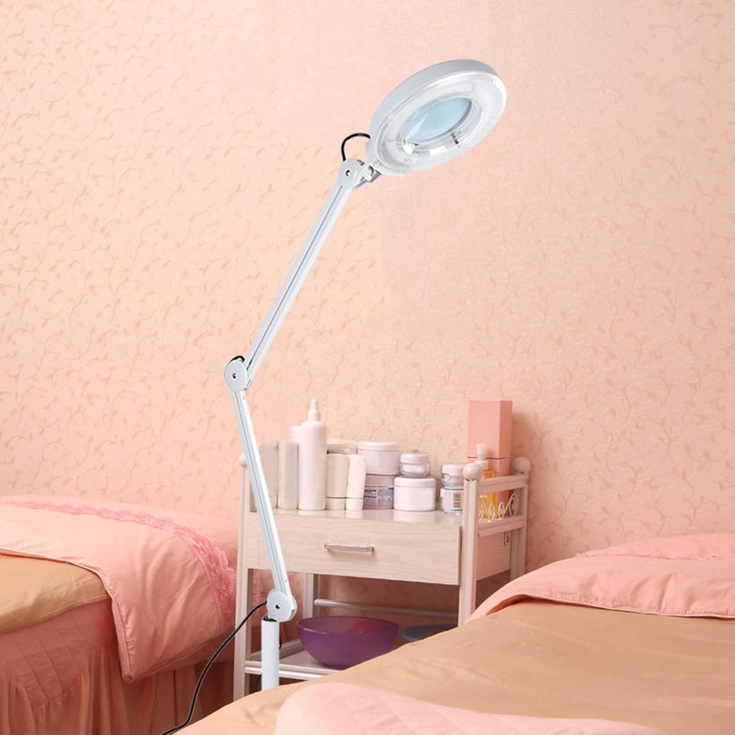 5X Magnifying Floor Lamp with Wheels – Adjustable Arm for Beauty & Tattoo