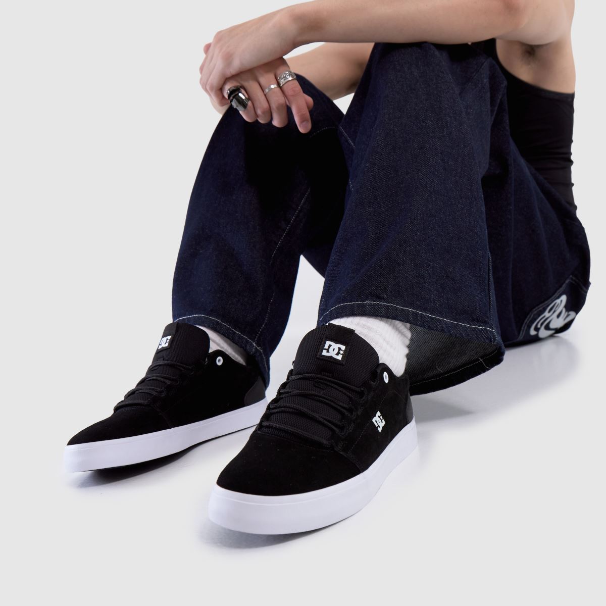DC Hyde Trainers Black White Skate Shoes Lace Up Low Top DC