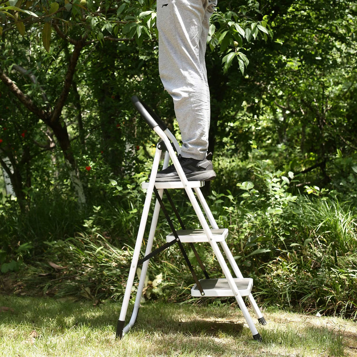 Folding 3 Step Ladder with Handrail,Heavy Duty Kitchen Steps 330lbs REDCAMP
