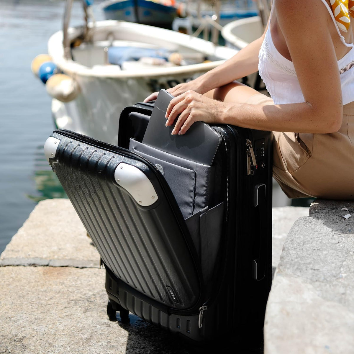 Carry On Suitcase 55cm Expandable Laptop Compartment TSA Black LEVEL8 Cabin Luggage
