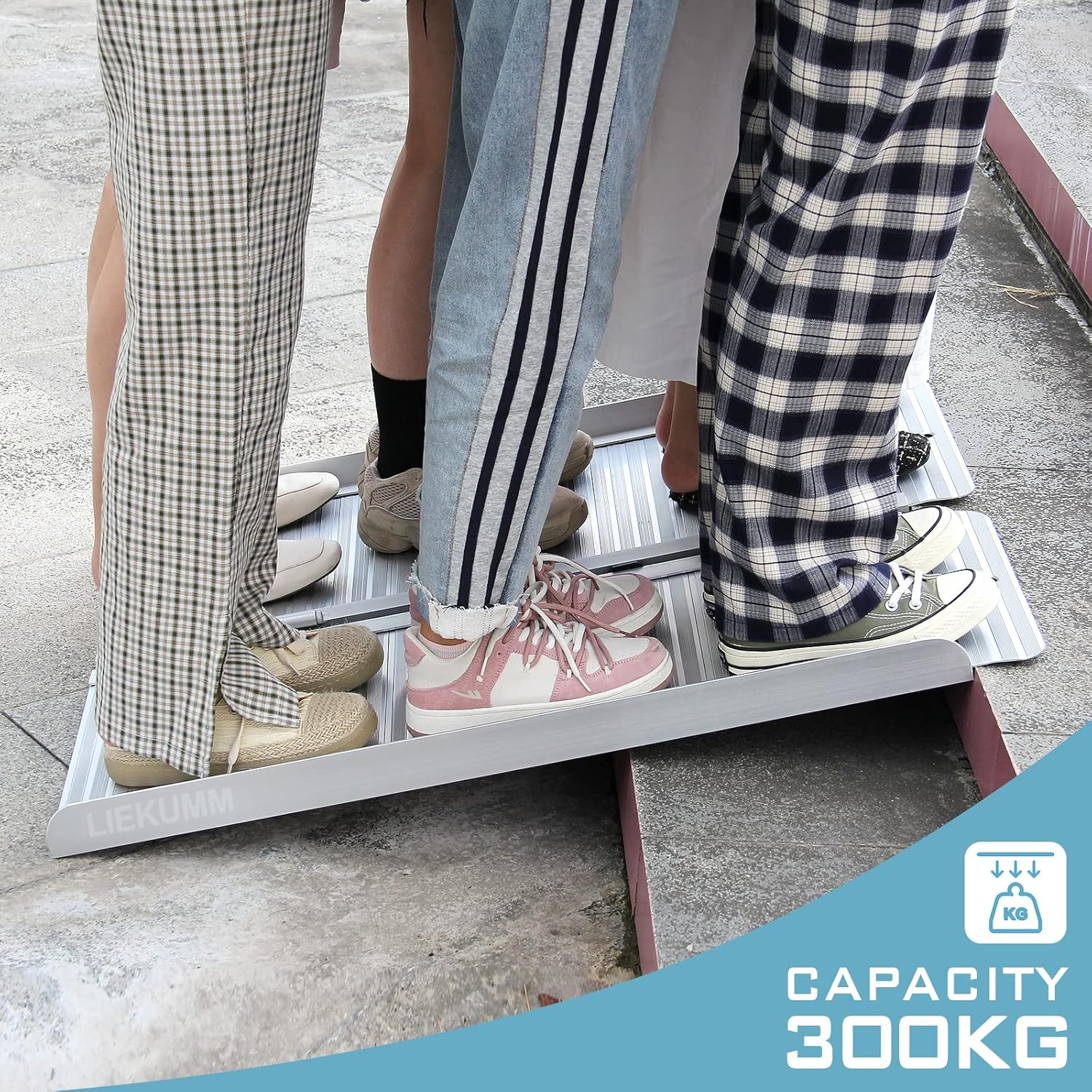 Wheelchair Ramp Folding 121x77cm Aluminium 300kg Capacity Portable LIEKUMM