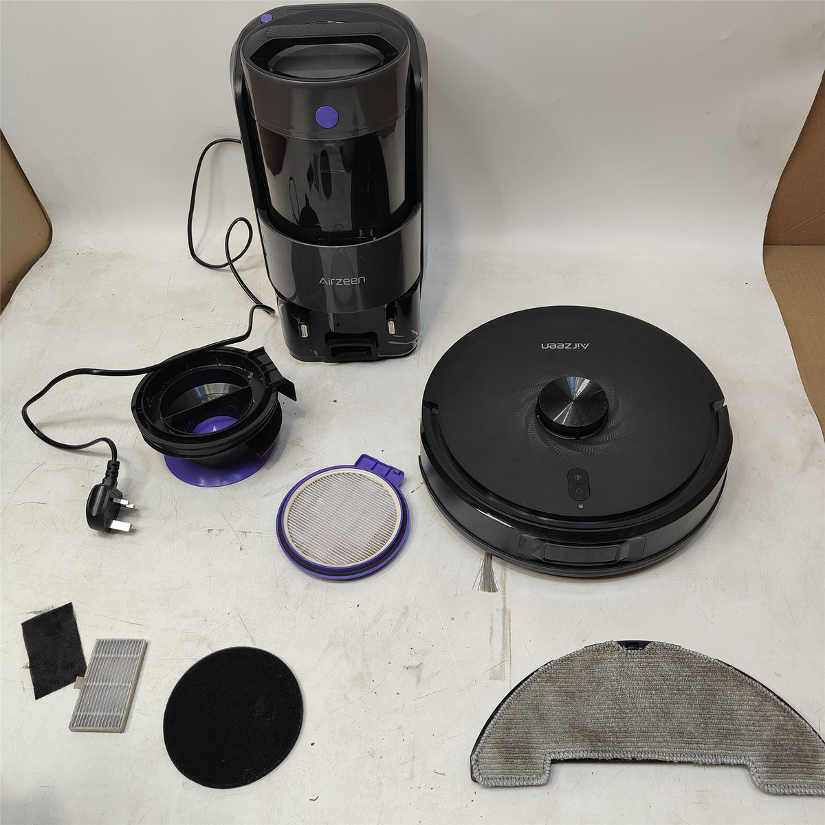 Actual item - robot, station, filters and mop