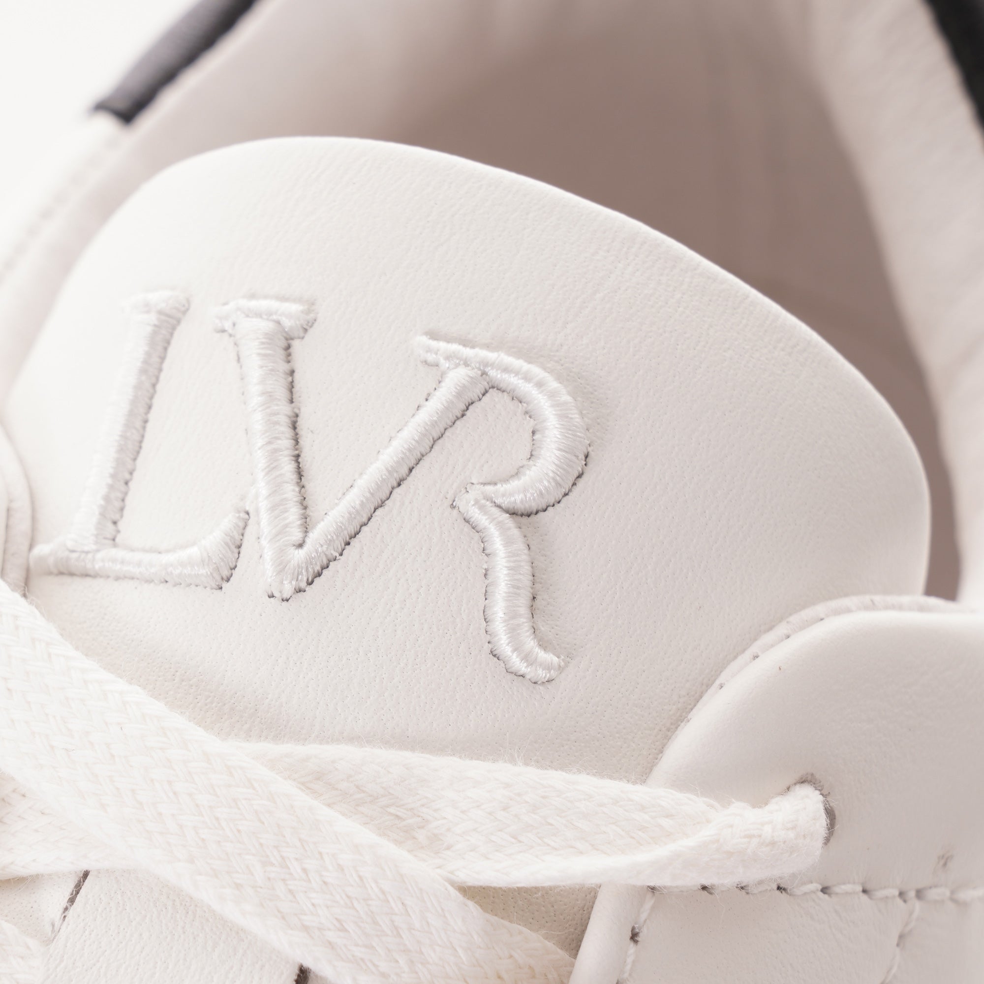 Lavair Linear 2.0 Unisex Trainers White Black Chunky Leather Sneakers