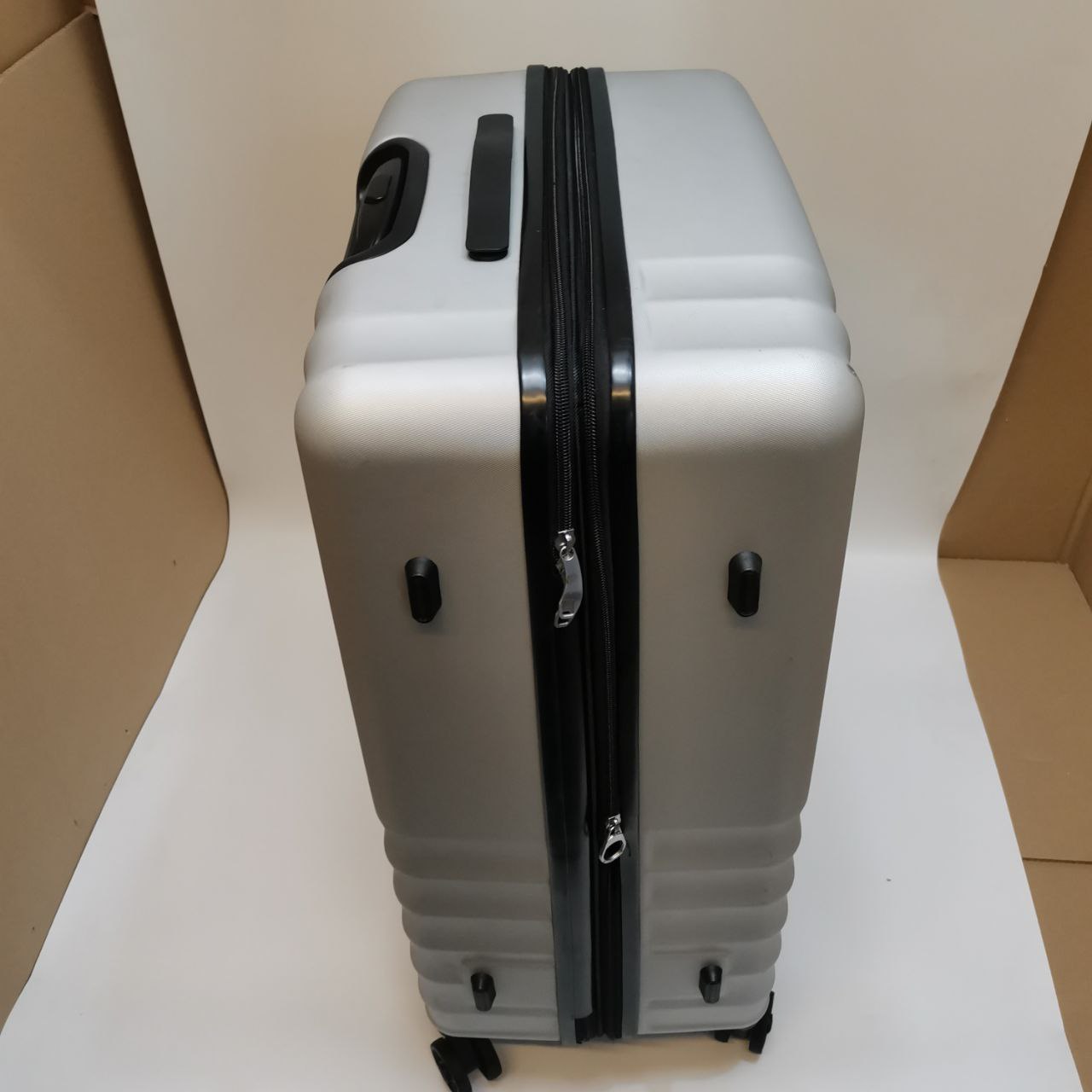 GinzaTravel Medium Expandable PC Hard Shell Suitcase Lightweight 4 Wheels White