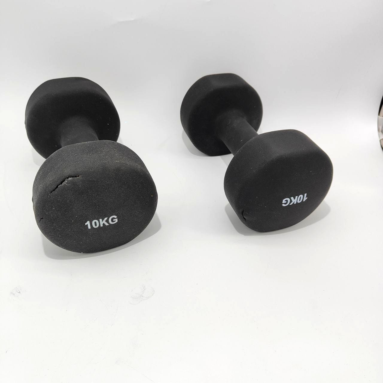 KG Physio 2x10kg Neoprene Dumbbell Set - Sweat-Resistant, Anti-Roll + Poster