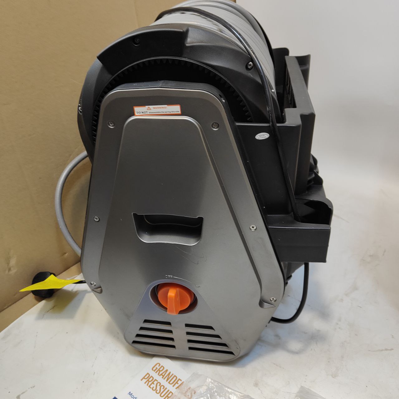 Giraffe Tools Wall Mounted Pressure Washer Plus+, 2400 PSI, 30M Hose, Grey