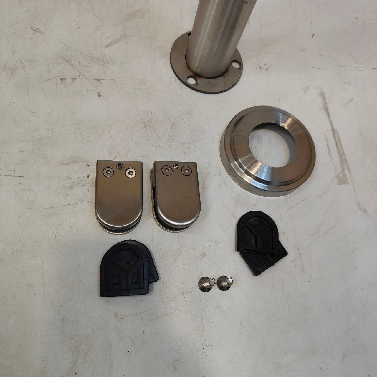110cm Stainless Steel Balustrade Corner Post aleawol
