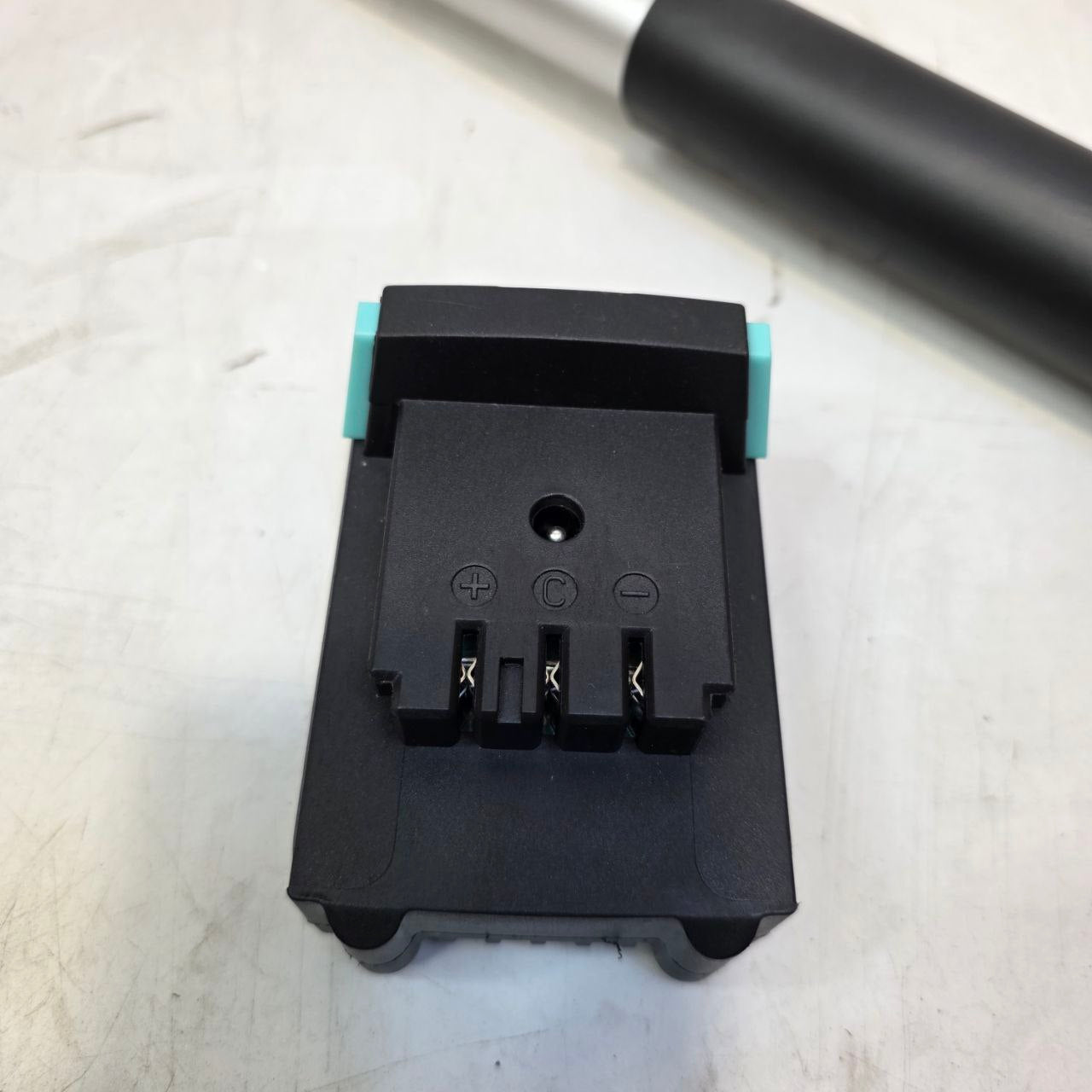 Cordless Telescopic Pole Hedge Trimmer 256cm 2.0Ah Battery Bluemars (No charger)