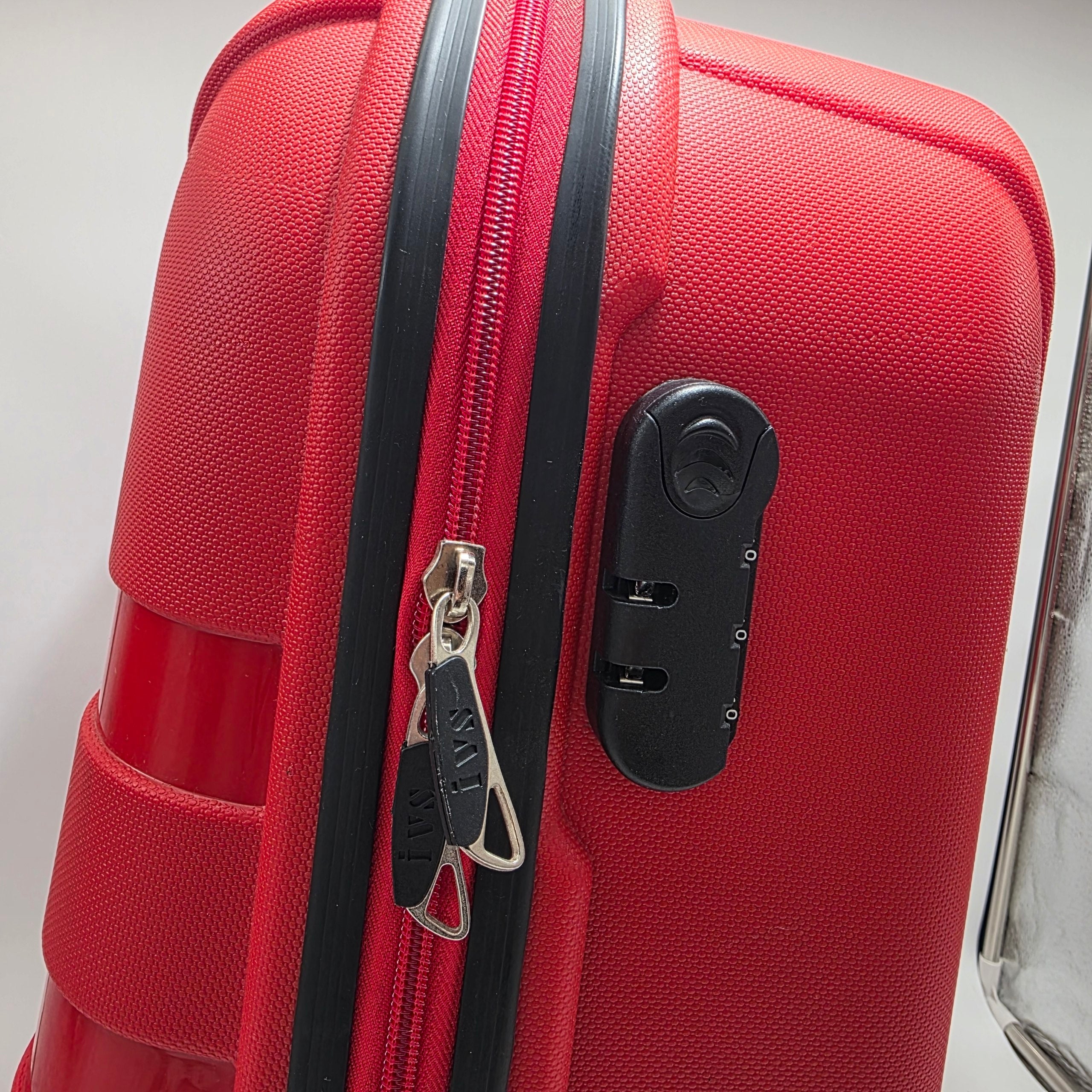 Hard Shell Suitcase 58cm Red Cabin Luggage 4 Spinner Wheels Lock 58x45x22cm