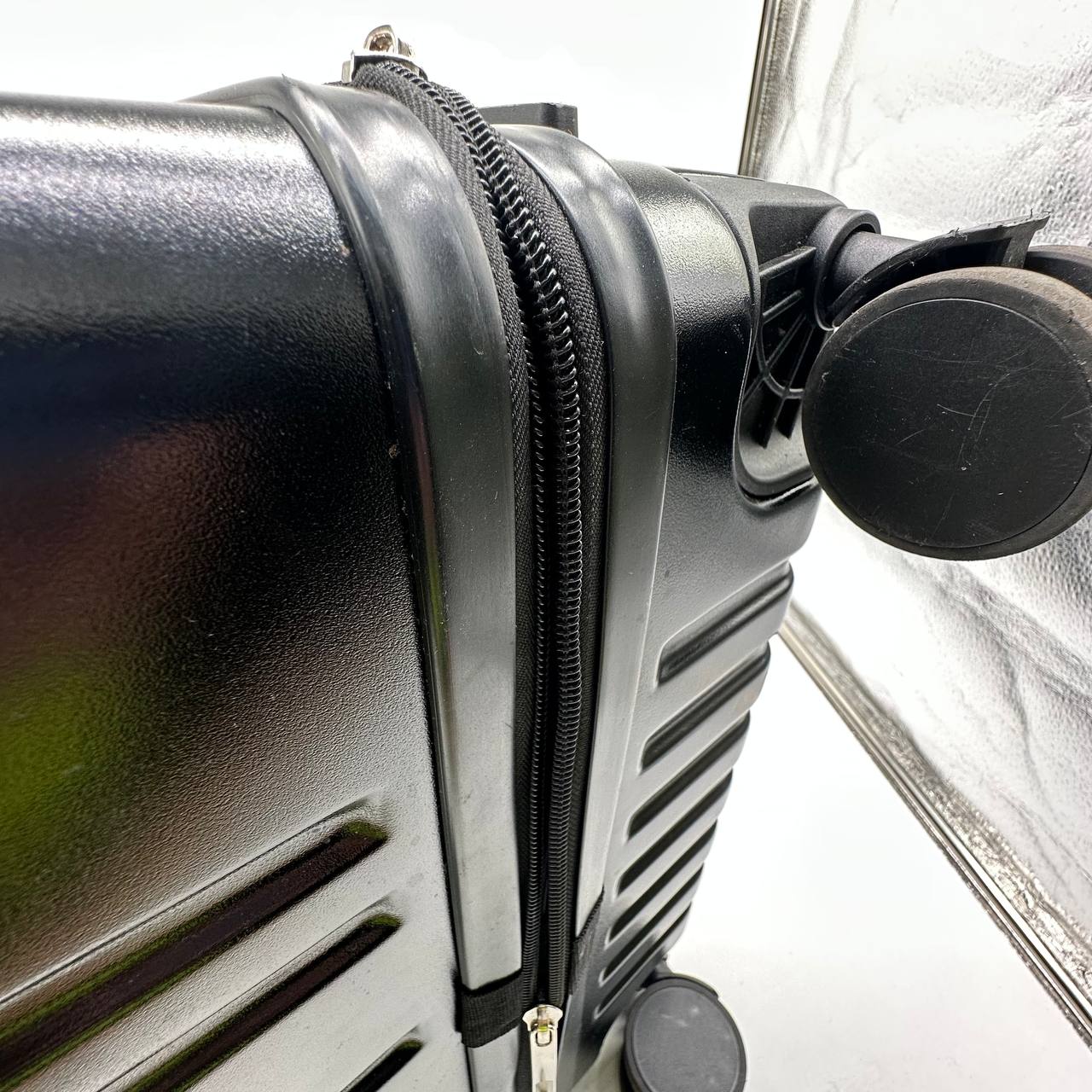 24 Inch Suitcase Lightweight TSA Lock USB Cup Holder Black Simcat Check In Luggage