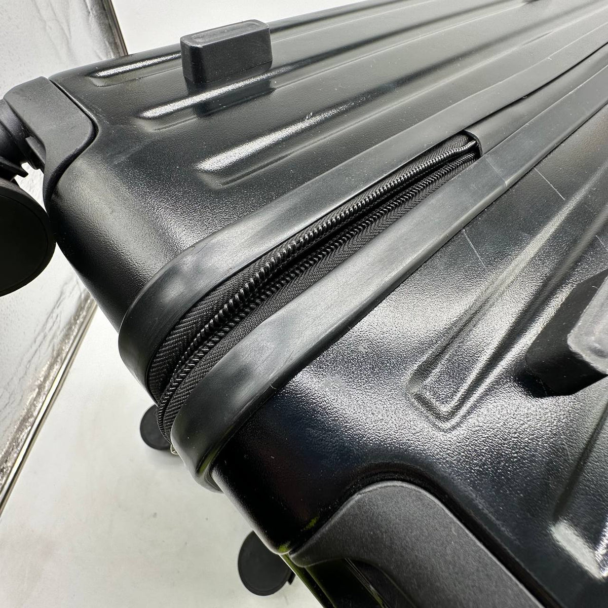 24 Inch Suitcase Lightweight TSA Lock USB Cup Holder Black Simcat Check In Luggage