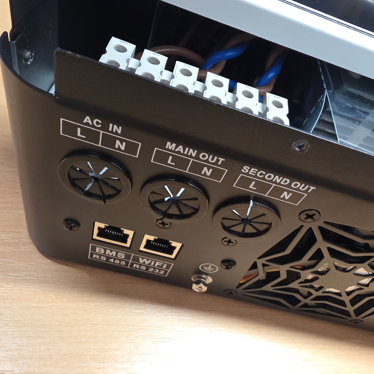 Solar Hybrid Inverter 6.2KW MPPT 120A 24V 48V WiFi Off Grid Y&H 6500W