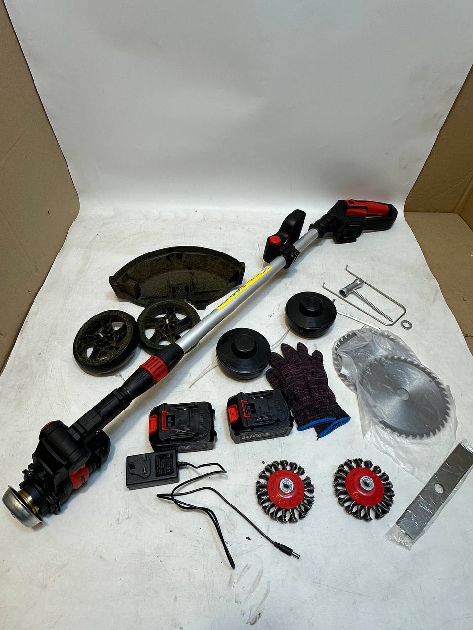 Cordless Strimmer 24V Brushless 30cm 2x4.0Ah Batteries Wheels Metal Blades Garden