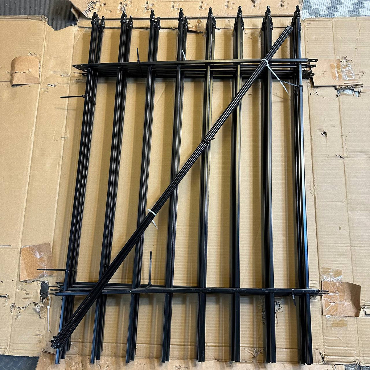 Metal Garden Fence 106cm Decorative 4 Panels 1 Gate Outdoor Animal Barrier Black