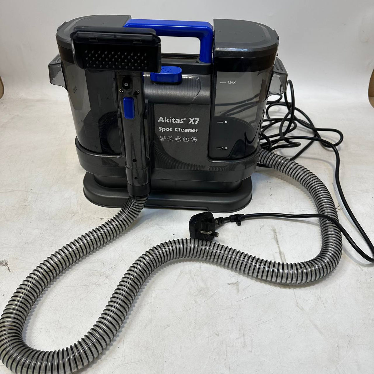 Portable Carpet Cleaner 600W Spot Upholstery Pet Stain Dual Tank Akitas X7