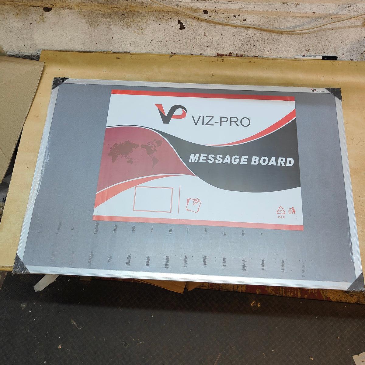 Notice Board Felt Grey, Silver Aluminium Frame, 90 X 60 cm VIZ-PRO