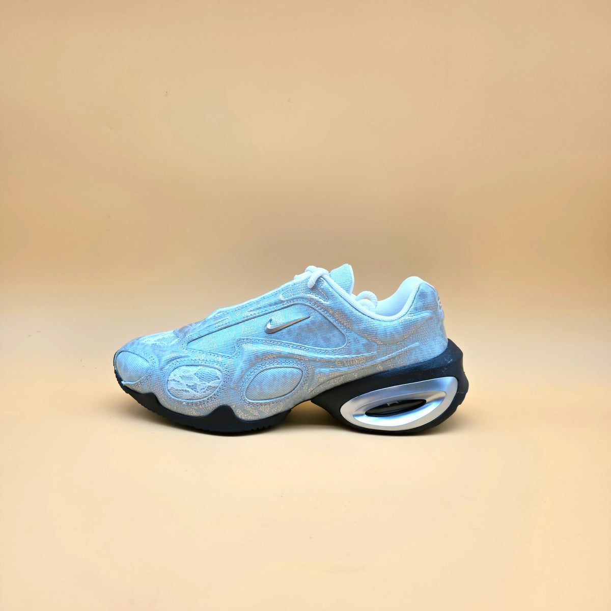 Nike Air Max Muse Women’s Trainers White Black Metallic Silver IR8303-100