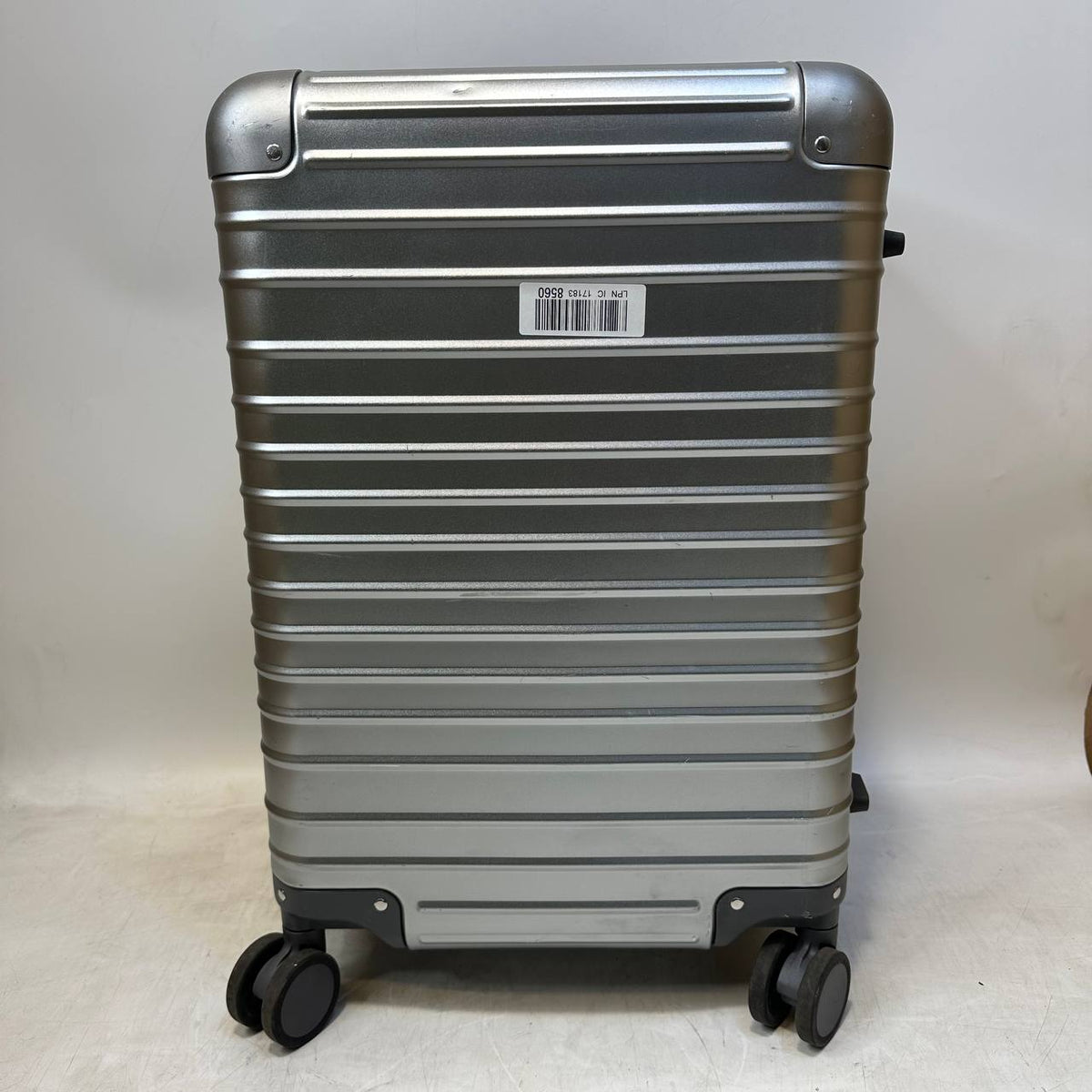 Aluminium Carry On Suitcase 55cm 40L TSA Lock 8 Spinner Wheels Silver Luggex