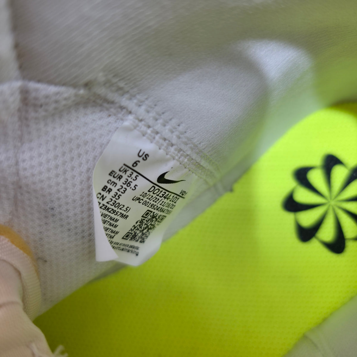 Nike Blazer Mid ’77 Next Nature Women’s White Black DO1344-101