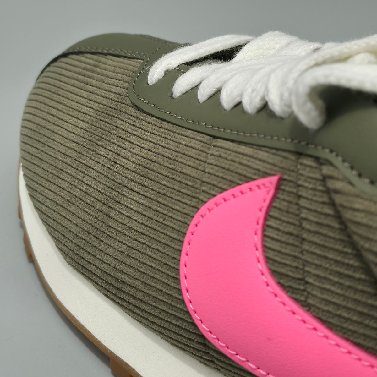 Nike LD-1000 Women’s Trainers Medium Olive Pink Glow IM6035-200