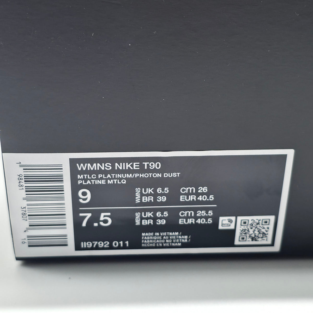 Nike Total 90 Women’s Trainers Metallic Platinum Silver II9792-011