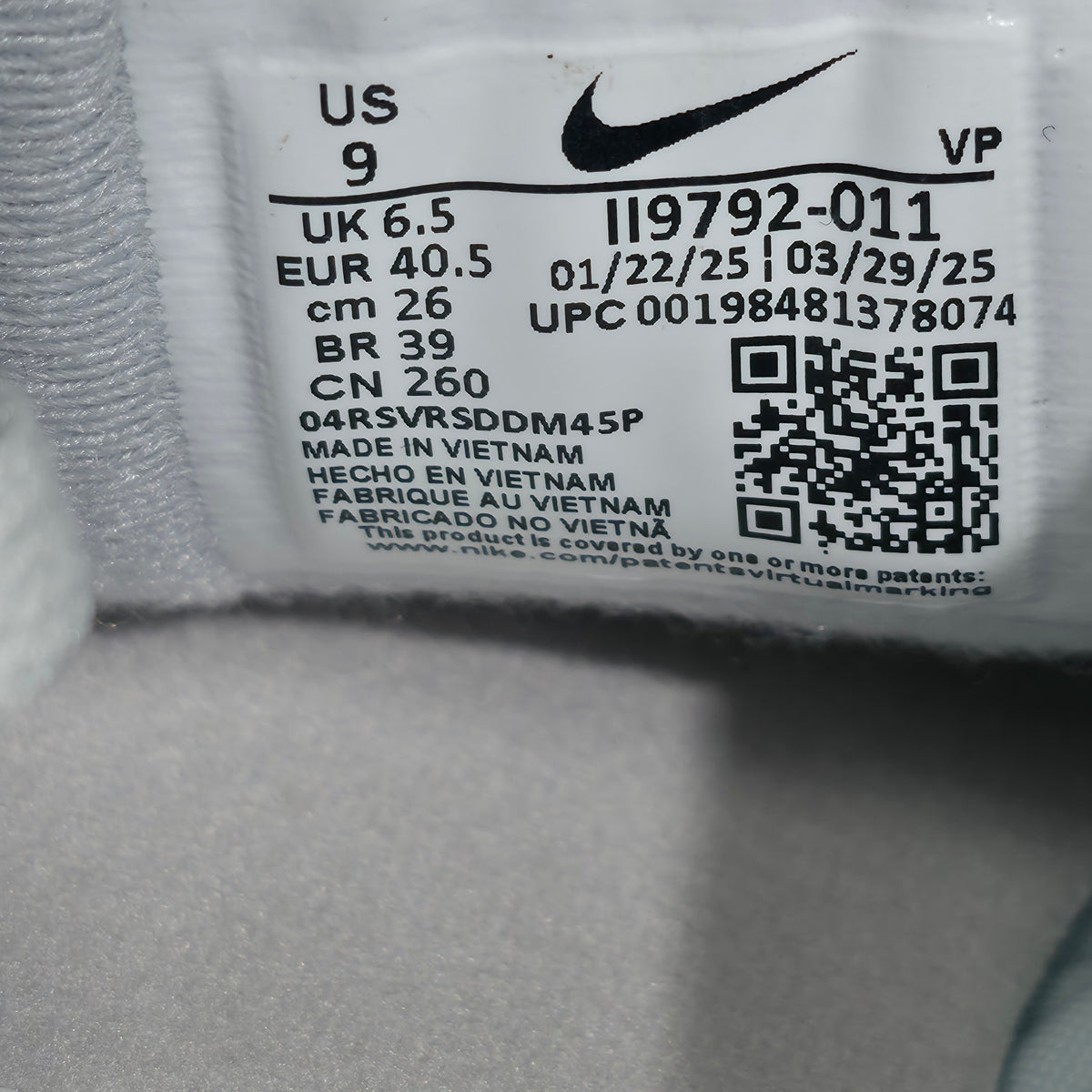 Nike Total 90 Women’s Trainers Metallic Platinum Silver II9792-011