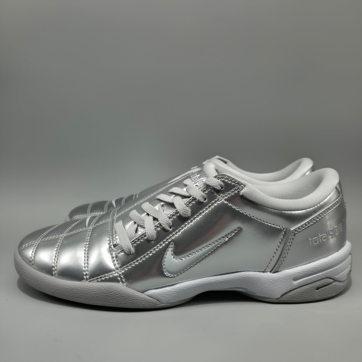 Nike Total 90 Women’s Trainers Metallic Platinum Silver II9792-011
