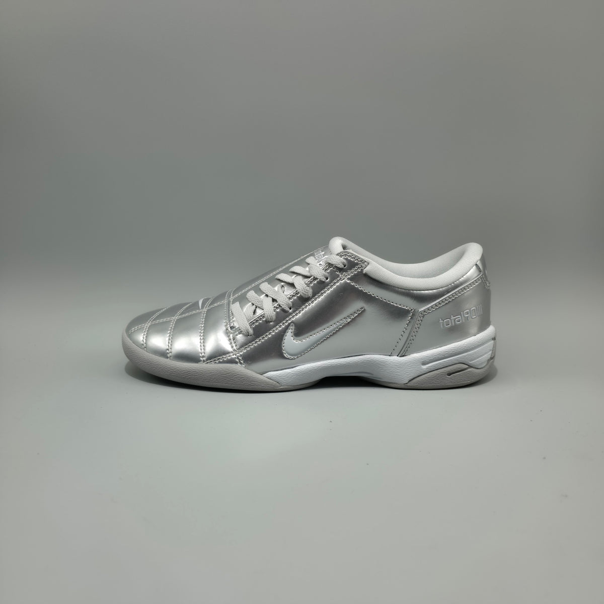 Nike Total 90 Women’s Trainers Metallic Platinum Silver II9792-011