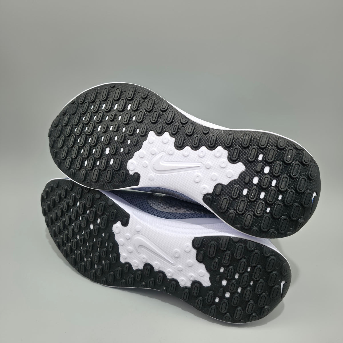 Nike Revolution 7 Men’s Running Trainers Blue Silver FB2207-403
