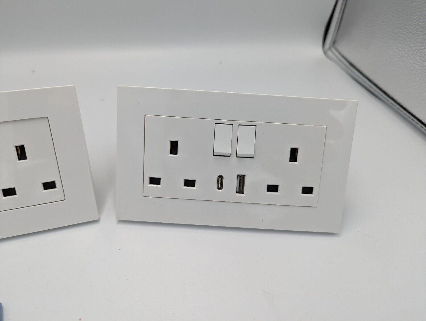 2pc CNBINGO Double Switched Power Socket with Dual USB Charging Ports - Massive Discounts